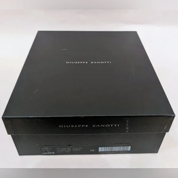 New in Box Giuseppe Zanotti Strappy Heels Size 6 Deep Navy - Picture 8 of 11